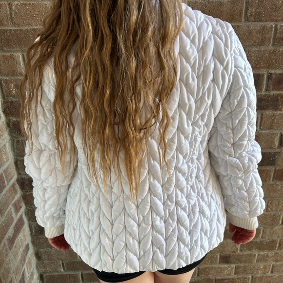 Guess Puffer Jacket - Picture 6 of 13